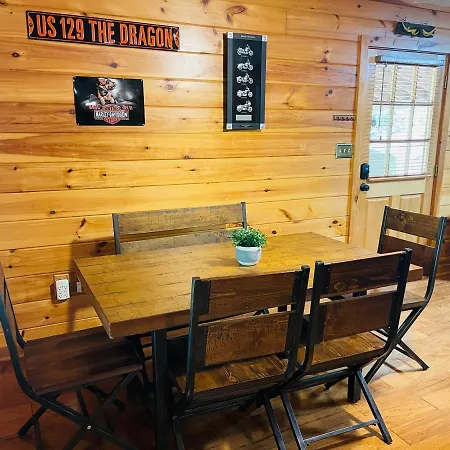 Smoky Mountain Enchanting Haven 3Br2Ba Cabin Sevierville Exterior photo