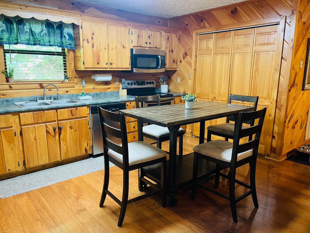 Smoky Mountain Enchanting Haven 3br2ba *