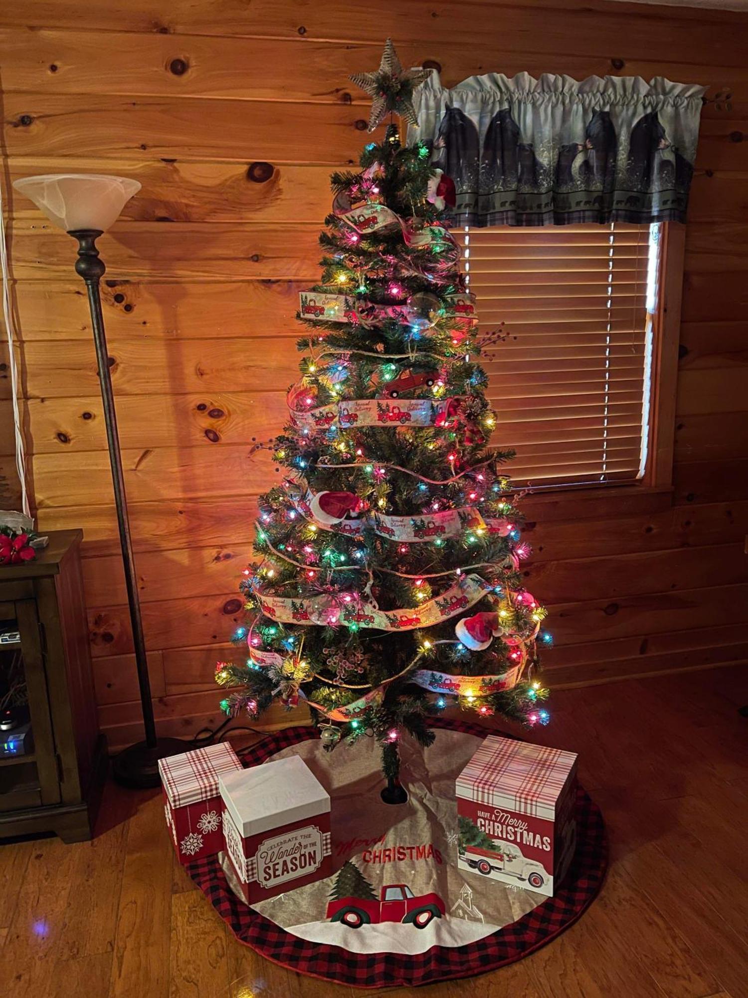 Smoky Mountain Enchanting Haven 3br2ba Holiday home Sevierville