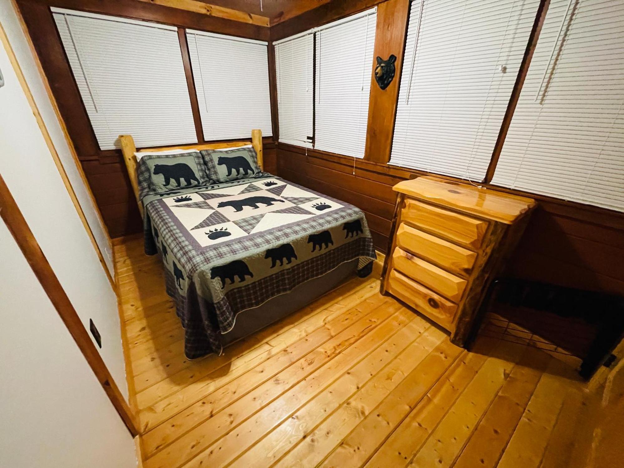Smoky Mountain Enchanting Haven 3br2ba Holiday home *